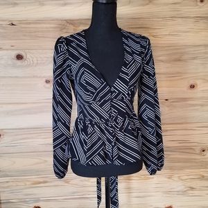 Forever 21 Ladies Black Longsleeved Blouse, Small